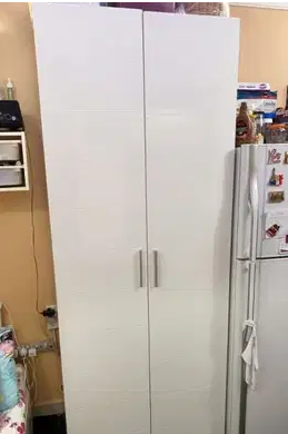 Big cupboard from Safat
In great condition, used in a year.
White glossy finished.
Price fixed.

For inquiries kindly send message on