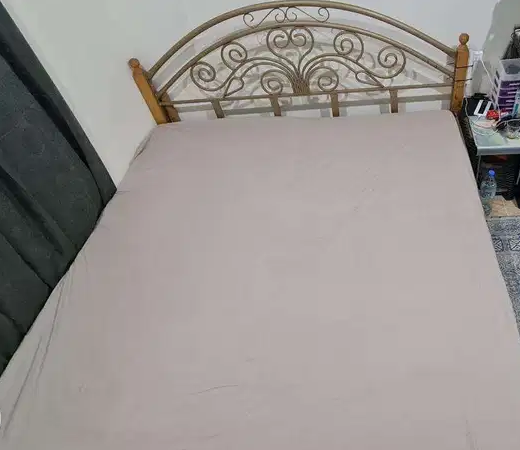 Metal King Size Bed Cot For Sale

Metal Cot

Excellent Condition

Size: 180 X 190

Interested person can take Mattress for free- Note its used.