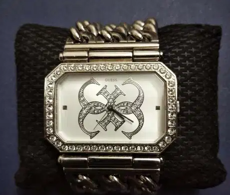 GUESS watch for sale
ساعة Guess
Model : 11532L1