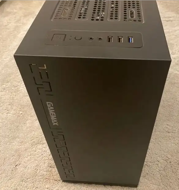 كمبيوتر مكتبي pc gaming
كمبيوتر مكتبي 🖥 استخدام شخصي نظيف . 
ممتاز للالعاب . 
مواصفات : 
Cpu : AMD Ryzen 3 2200G
 
Cpu cooler brand : AMD 
Motherboard: ASUS
2 RAM : 8Gb     
Card graphics : Radon Rx 5...