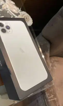 IPhone 11 Pro Max 256
IPhone 11 Pro Max 256 silver