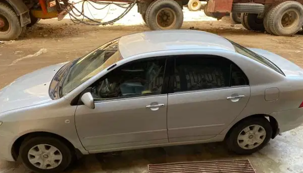 تويوتا 2006corolla
فبريكا بي الكامل ما عدا اكصدام خلفي