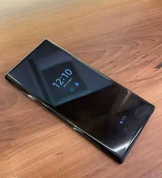 Samsung Galaxy Note 10 + 5G 256 GB Black

Note 10 Plus, 5g, 256 GB, 12 Gb Ram, black. Very good condition, no scratches. With all genuine accessories and box.
