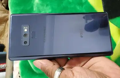 Samsung galaxy Note 9

Note 9 6 gb Ram 128 storage
