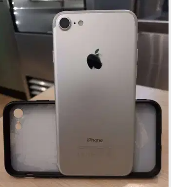 I phone 7
I phone 7
Silver colour
32gb
No damage,everything is good