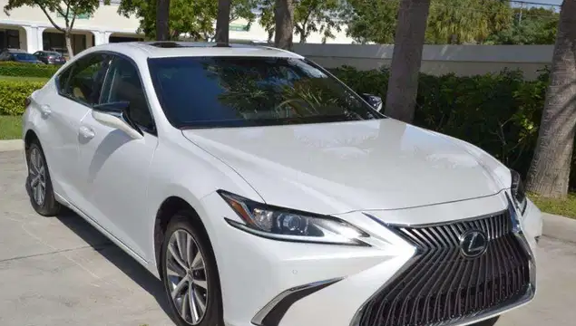 Lexus ES 350

Lexus ES 350 Series
White 2019 Gulf
52,000 km
Full Option
The car is in perfect condition with warranty