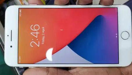 IPhone 8+ used 64gb white color

Good condition
Box and charger
&amp; earphone.
Battery life 94%