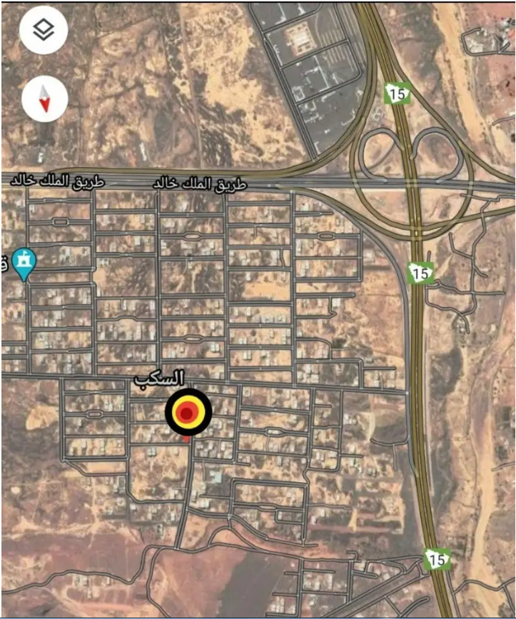ارض في السكب جبل عير على شارعين