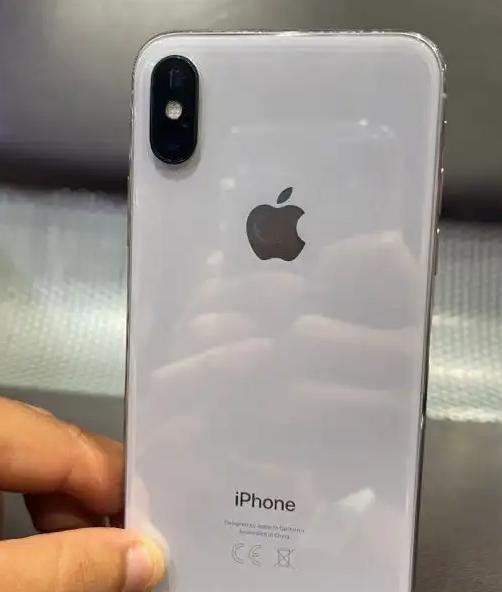 للبيع ايفون اكس 64قيقا