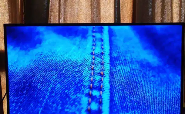 TCL android smart tv 40" used very less , without any fault
40" TCL company's TV , TV in very good condition with two remotes