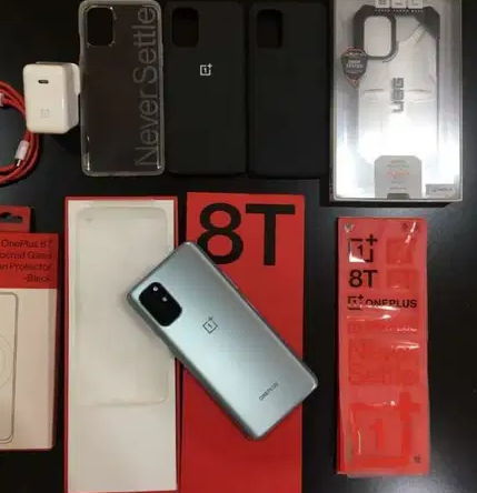 ONEPLUS 8T. 12GB Ram / 256GB Storage.

ONEPLUS 8T. 12GB Ram / 256 Storage.Like New. With Box and Charger. Original Tempred Glass Screen Protector. and Orginal 4 Covers. UAG. Karbon Case. Sandstorm. an...