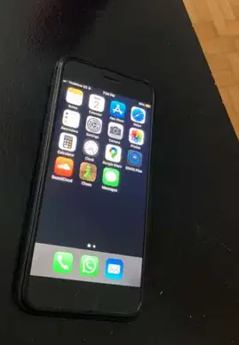 IPhone SE 2020 - 128 GBs for salr