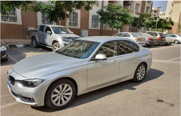 BMW 318 luxury 2016