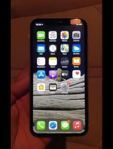 ايفون xr للبيع