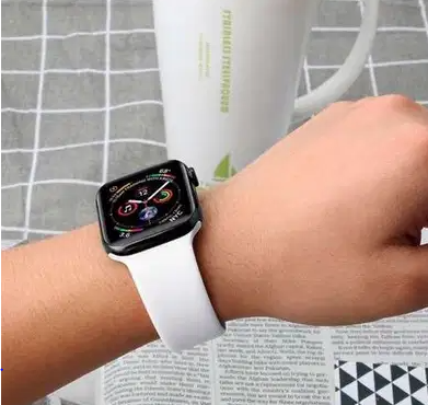 Apple watch 4 : inch