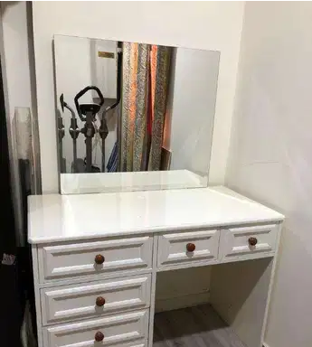 Dressing table