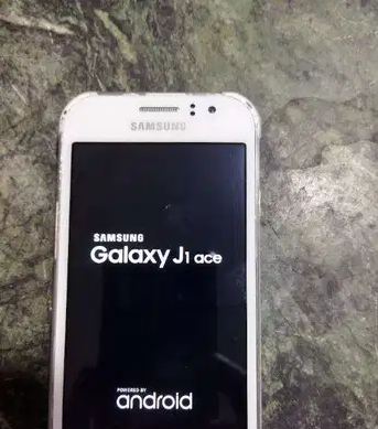 سامسونج جالكسي j110