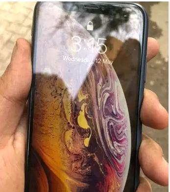 ايفون اكس اس