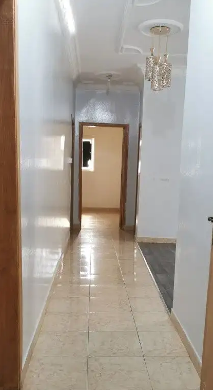 شقة ملحق مع سطح خاص للإيجار بحي طويق
