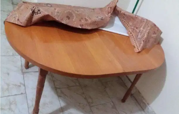 Dining table with Chairs for sale