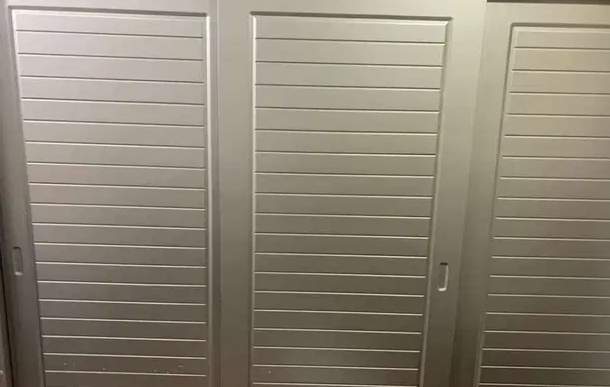 Sliding cupboard