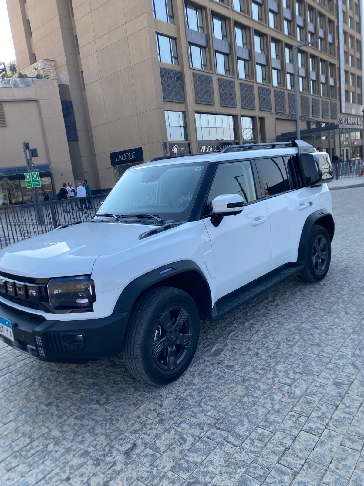 استمتع بهيبة الـ Jetour T2 مع سائق محترف.. فخامة تليق بك! 🖤💎